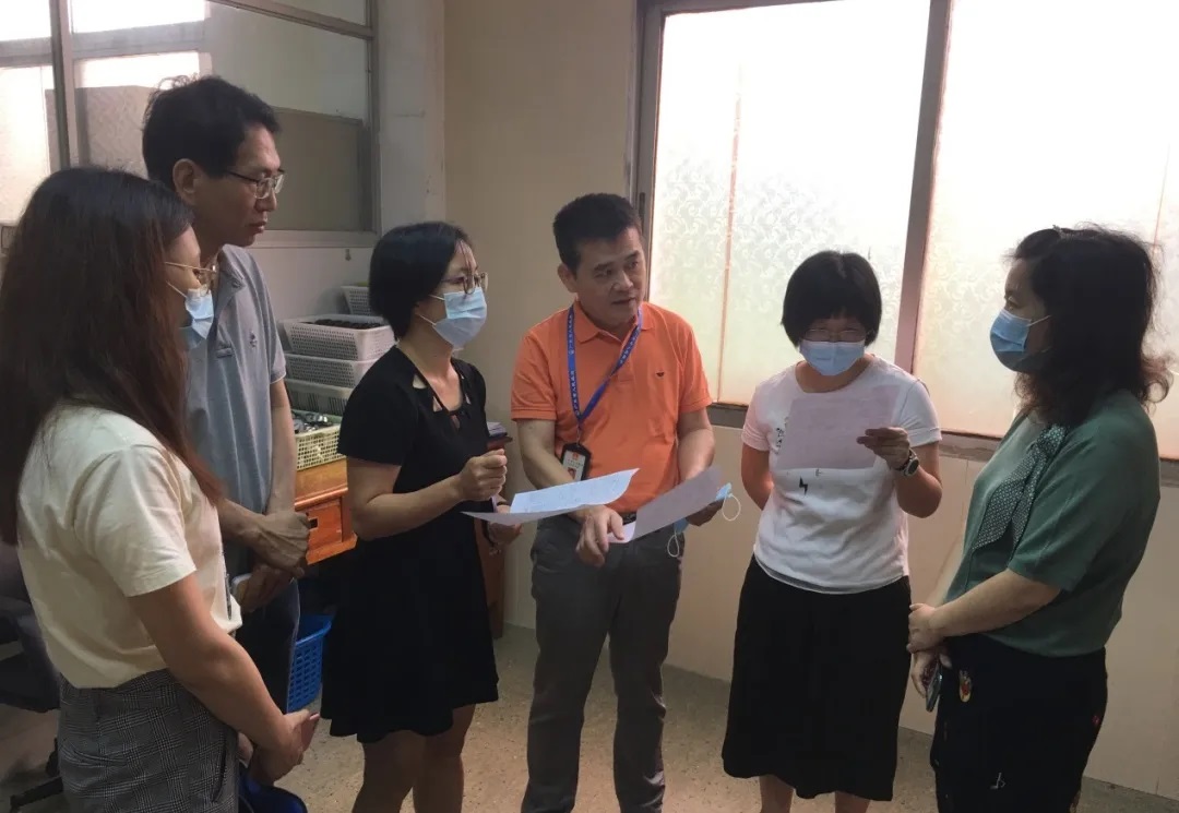 广州市海珠区市场羁系局专家一行到白云山6008集团官方网站公司举行计量检查指导