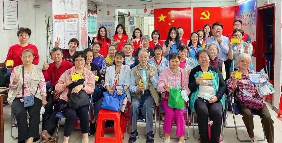 践行二十大 自愿我先行——白云山6008集团官方网站公司团委开展2023年学雷锋自愿效劳活